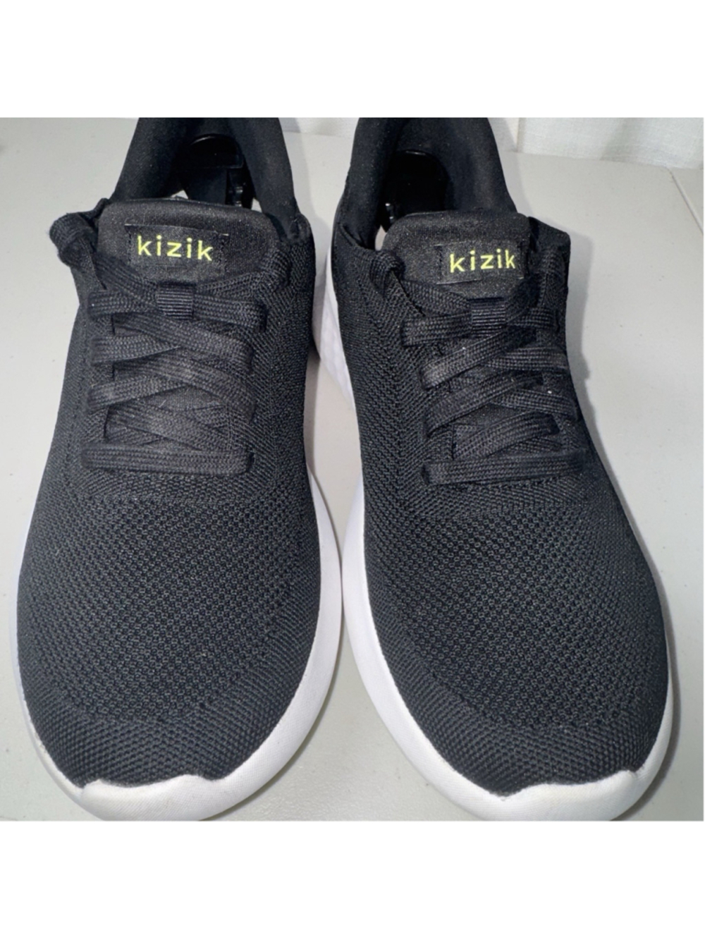 Kizik Women’s Size 8 Men’s 6.5 Black And White Athletic Comfort Shoes